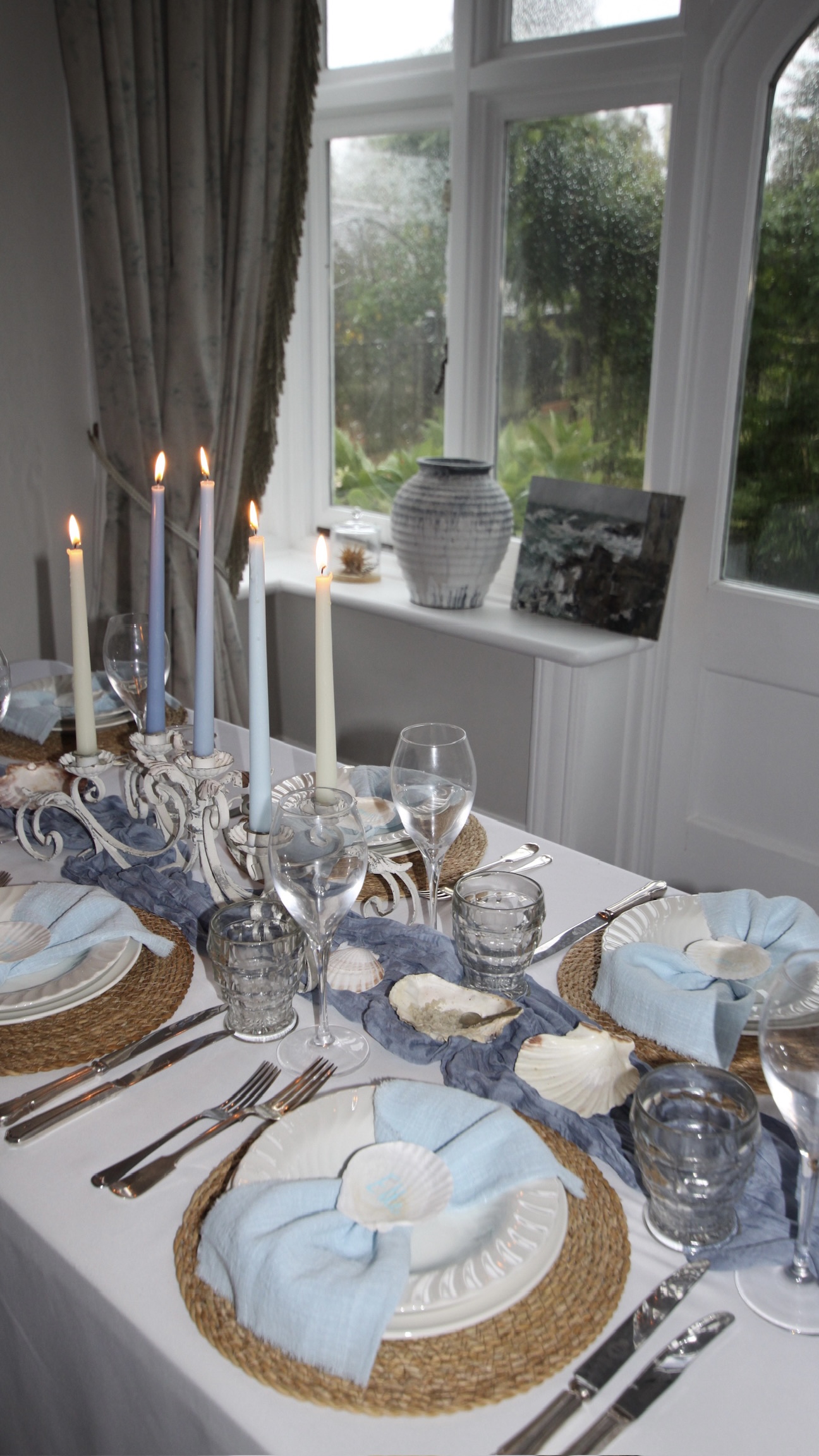 Indoor table decorated in blue and white theme
